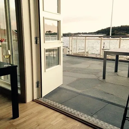 Villa Stayplus Exclusive Seafront Holiday *