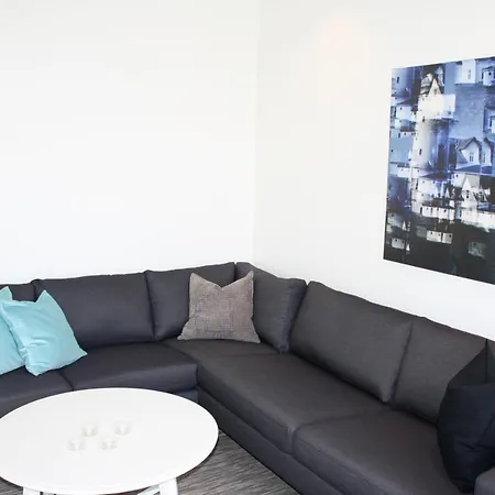 Stayplus Exclusive Seafront Holiday Villa *