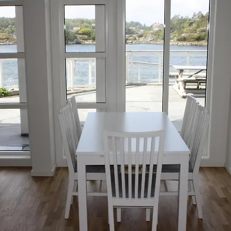 Stayplus Exclusive Seafront Holiday